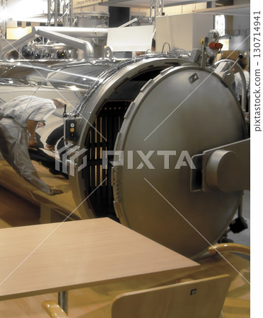 Industrial Horizontal Autoclave Designed for Efficient Product Sterilization in Modern Facilities Industrial Horizontal Autoclave Designed for Efficient Product Sterilization in Modern Facilities 130714941