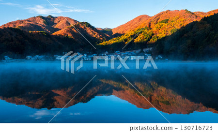 Lake Nakatsuna (autumn) 130716723