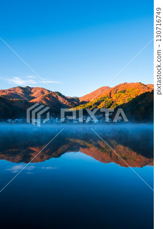 Lake Nakatsuna (autumn) 130716749