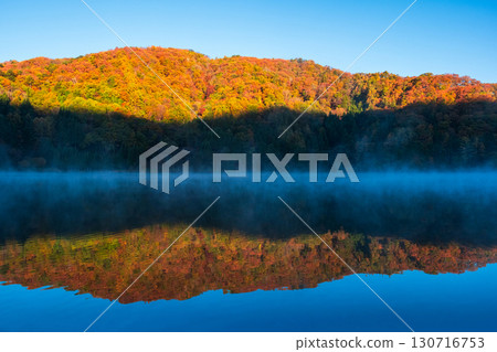 Lake Nakatsuna (autumn) 130716753