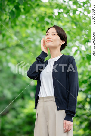 清爽的中層女人 清爽的中層女人 130716913