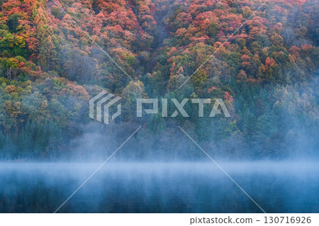 Lake Nakatsuna (autumn) 130716926