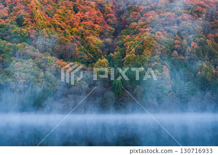 Lake Nakatsuna (autumn) 130716933