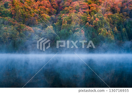 Lake Nakatsuna (autumn) 130716935