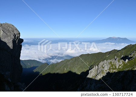 攀登長野縣中央阿爾卑斯山的木曾駒山 130717724