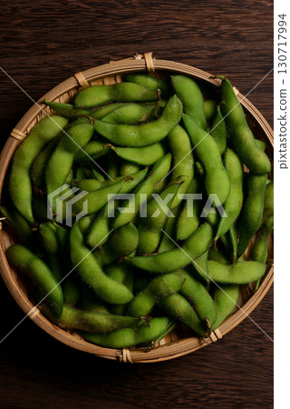 竹籃中的青豆 130717994