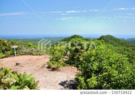 Mount Hachiro (peak overlooking Kii Oshima) [Kushimoto Town and Nachikatsuura Town, Wakayama Prefecture] 130718422