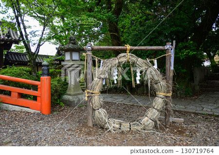 Imamiya Shrine - Chi no Kowa (passing through the Chi no Wa) Imamiya Shrine - Chi no Kowa (passing through the Chi no Wa) 130719764