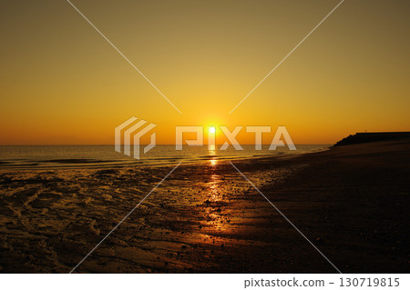 Quiet dawn of the Ariake Sea 130719815