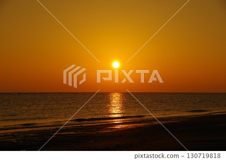 Quiet dawn of the Ariake Sea 130719818