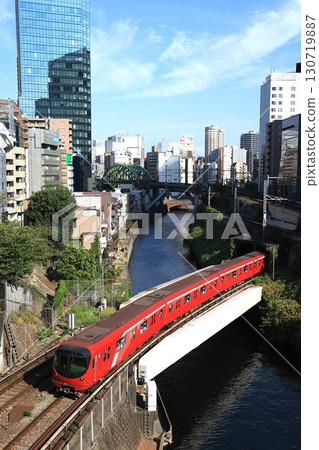 [Tokyo Metro] 2000 series (Marunouchi Line: Awajicho to Ochanomizu) 130719887