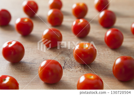 lots of mini tomatoes 130720504