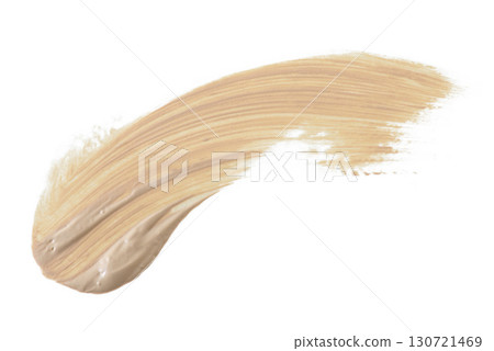 看起來像是用化妝刷快速塗抹的粉底顏色樣本 看起來像是用化妝刷快速塗抹的粉底顏色樣本 130721469