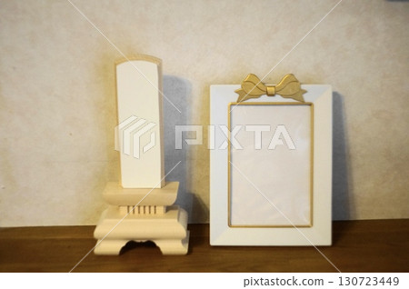 Memorial photo frame and plain wooden memorial tablet for dogs, cats, and rabbits 130723449