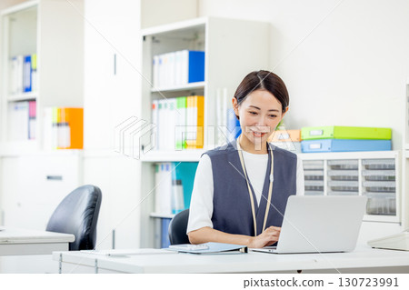 辦公室業務的女人 130723991