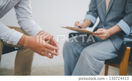 Psychologist listening to the problem of a patient with mental health problems, a patient for treatment encouragement Love and family problems, bipolar, depressed patients prevent suicide 130724413