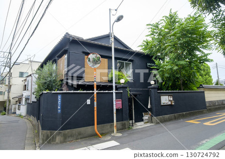 Hagiso, a cafe and gallery renovated from an apartment (Yanaka, Taito Ward, Tokyo) 130724792