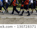 A scene of students moving around the park during extracurricular activities -5 130728371