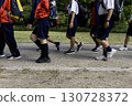 A scene of students moving around the park during extracurricular activities -6 130728372