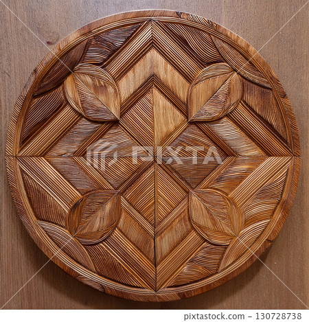 古樸的木雕裝飾 古樸的木雕裝飾 130728738