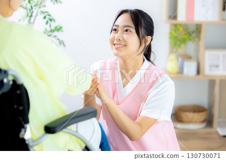 一個年輕的照顧者 130730071