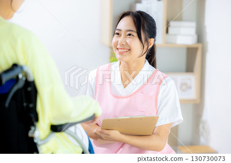 A young caregiver 130730073