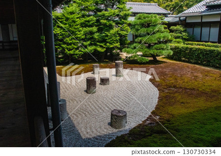 [Kyoto Scenery] Tofukuji Temple Honbo Garden: The East Garden Reflects the Beautiful Constellation "Big Dipper" 130730334