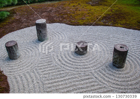 [Kyoto Scenery] Tofukuji Temple Honbo Garden: The East Garden Reflects the Beautiful Constellation "Big Dipper" 130730339