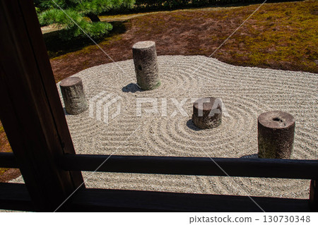 [Kyoto Scenery] Tofukuji Temple Honbo Garden: The East Garden Reflects the Beautiful Constellation "Big Dipper" 130730348