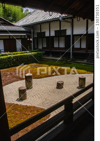 【京都風光】東福寺本坊庭園:東庭倒映著美麗的星座“北斗七星” 【京都風光】東福寺本坊庭園:東庭倒映著美麗的星座“北斗七星” 130730351
