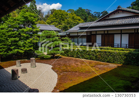 【京都風光】東福寺本坊庭園:東庭倒映著美麗的星座“北斗七星” 【京都風光】東福寺本坊庭園:東庭倒映著美麗的星座“北斗七星” 130730353