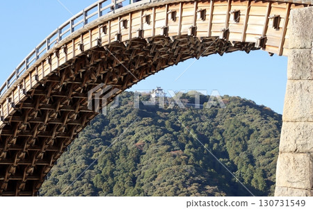 Kintai Bridge and Iwakuni Castle 130731549