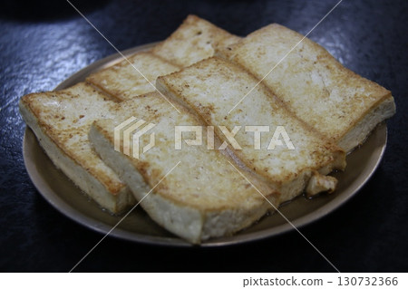 tofu 130732366