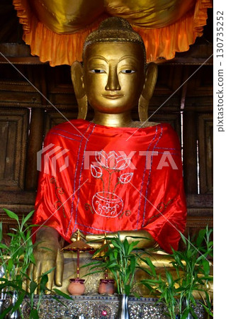 緬甸茵萊湖瑞陽皮寺的佛像 緬甸茵萊湖瑞陽皮寺的佛像 130735252