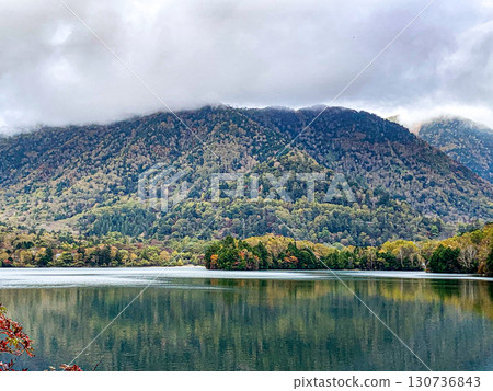 Autumn foliage scenery at Lake Yunoko in Oku-Nikko Autumn foliage scenery at Lake Yunoko in Oku-Nikko 130736843