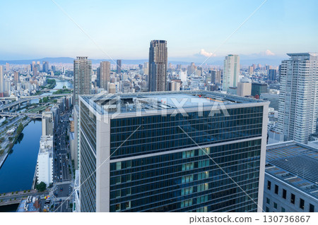 Evening view of Midosuji and Nakanoshima from a high-rise building in Yodoyabashi, Osaka 130736867