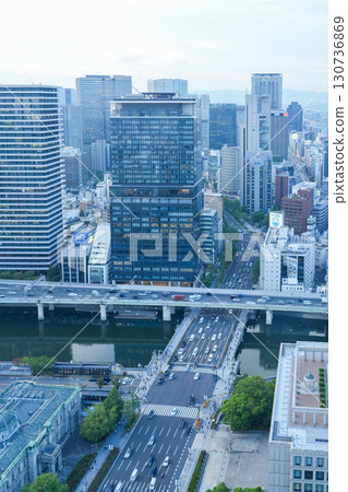 Evening view of Midosuji and Nakanoshima from a high-rise building in Yodoyabashi, Osaka Evening view of Midosuji and Nakanoshima from a high-rise building in Yodoyabashi, Osaka 130736869