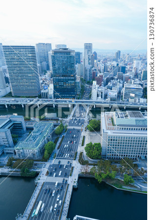 Evening view of Midosuji and Nakanoshima from a high-rise building in Yodoyabashi, Osaka Evening view of Midosuji and Nakanoshima from a high-rise building in Yodoyabashi, Osaka 130736874