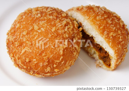 Delicious curry bread Delicious curry bread 130739327