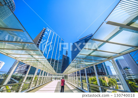 日本橫濱市容、港未來線、新高島站前辦公區等的眺望台=23日 130740018