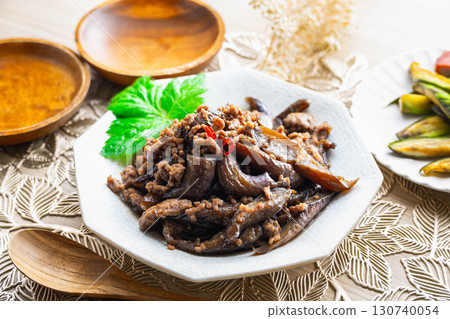 Japanese-style stir-fried eggplant and minced meat Japanese-style stir-fried eggplant and minced meat 130740054