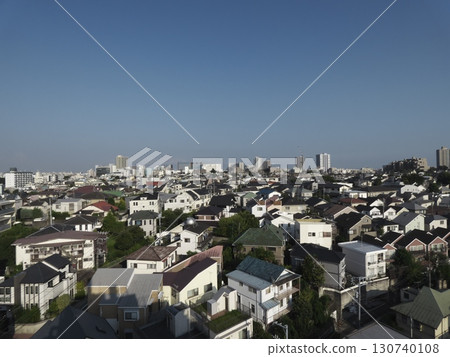 一望無際的住宅區和俯瞰日本的城市景觀 130740108