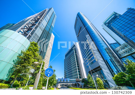 Tokyo cityscape in Japan, including the Shiodome business district and bicycle-only areas (15th) 130742309