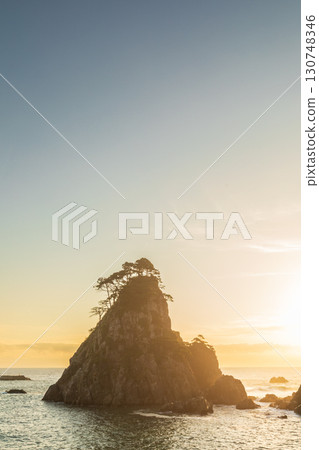 "Iwate Prefecture" Kosode Coast Tsurigane Cave, Kuji City, shining golden in the morning sun "Iwate Prefecture" Kosode Coast Tsurigane Cave, Kuji City, shining golden in the morning sun 130748346