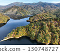 [Aerial photo of Lake Naramata in Gunma Prefecture] Autumn leaves at Lake Naramata and Naramata Dam 130748727