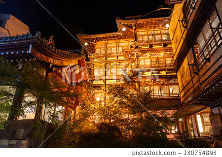 Shibu溫泉的金屬配件商店 130754893