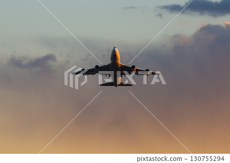 Airplane background, clouds of various expressions, sky, sun, evening sky, sunrise Airplane background, clouds of various expressions, sky, sun, evening sky, sunrise 130755294