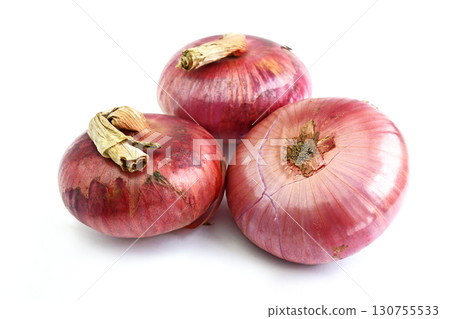 Red onion Red onion 130755533