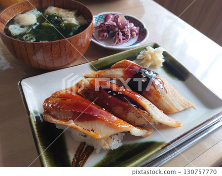 Grilled sea eel sushi / Edomae nigiri sushi plate set (grilled conger eel sushi) 130757770
