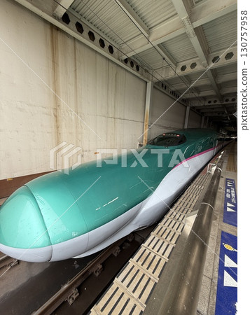 Shinkansen (Hayabusa) 130757958